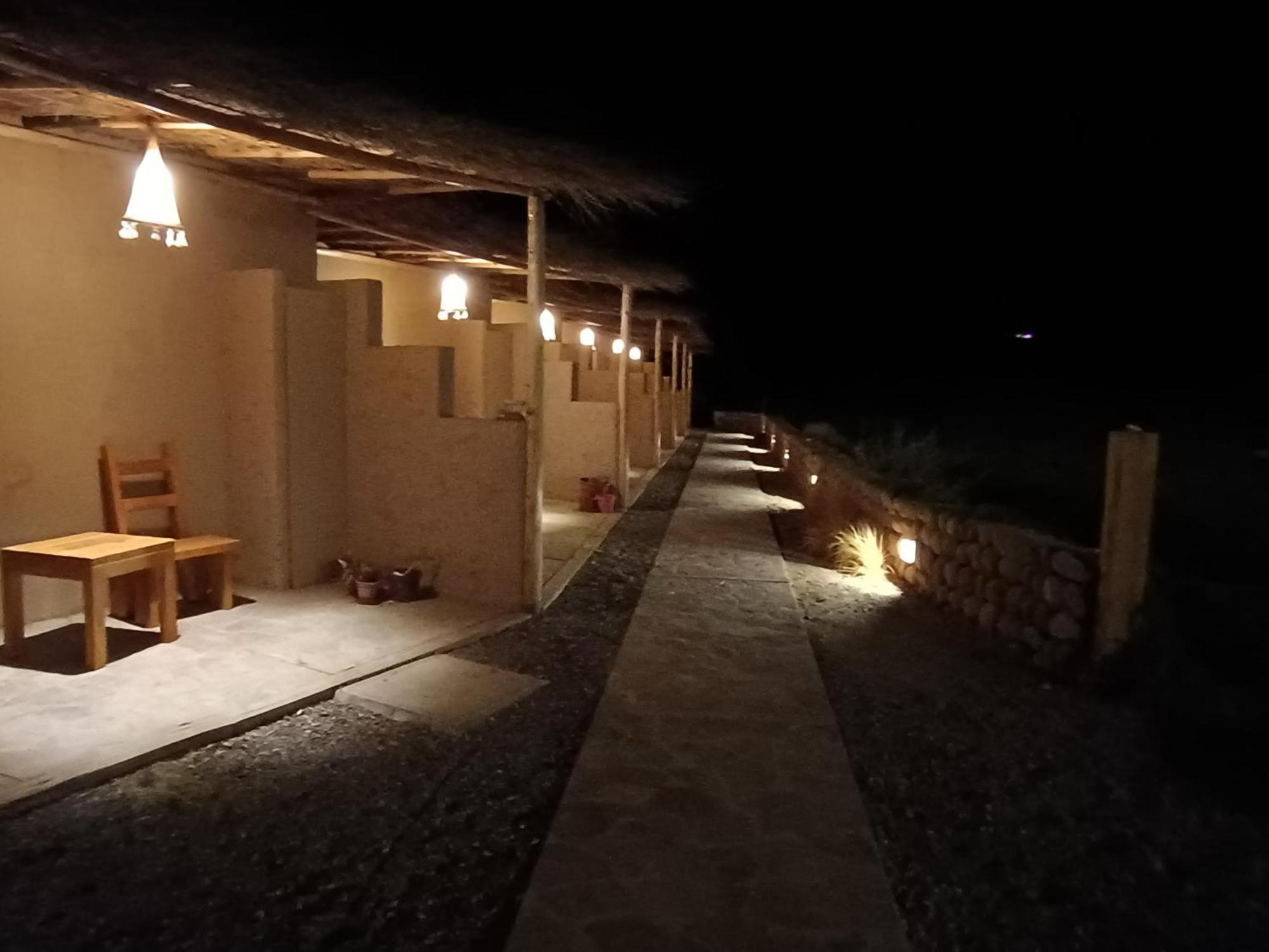 Tiunur Lodge Solor Exterior photo
