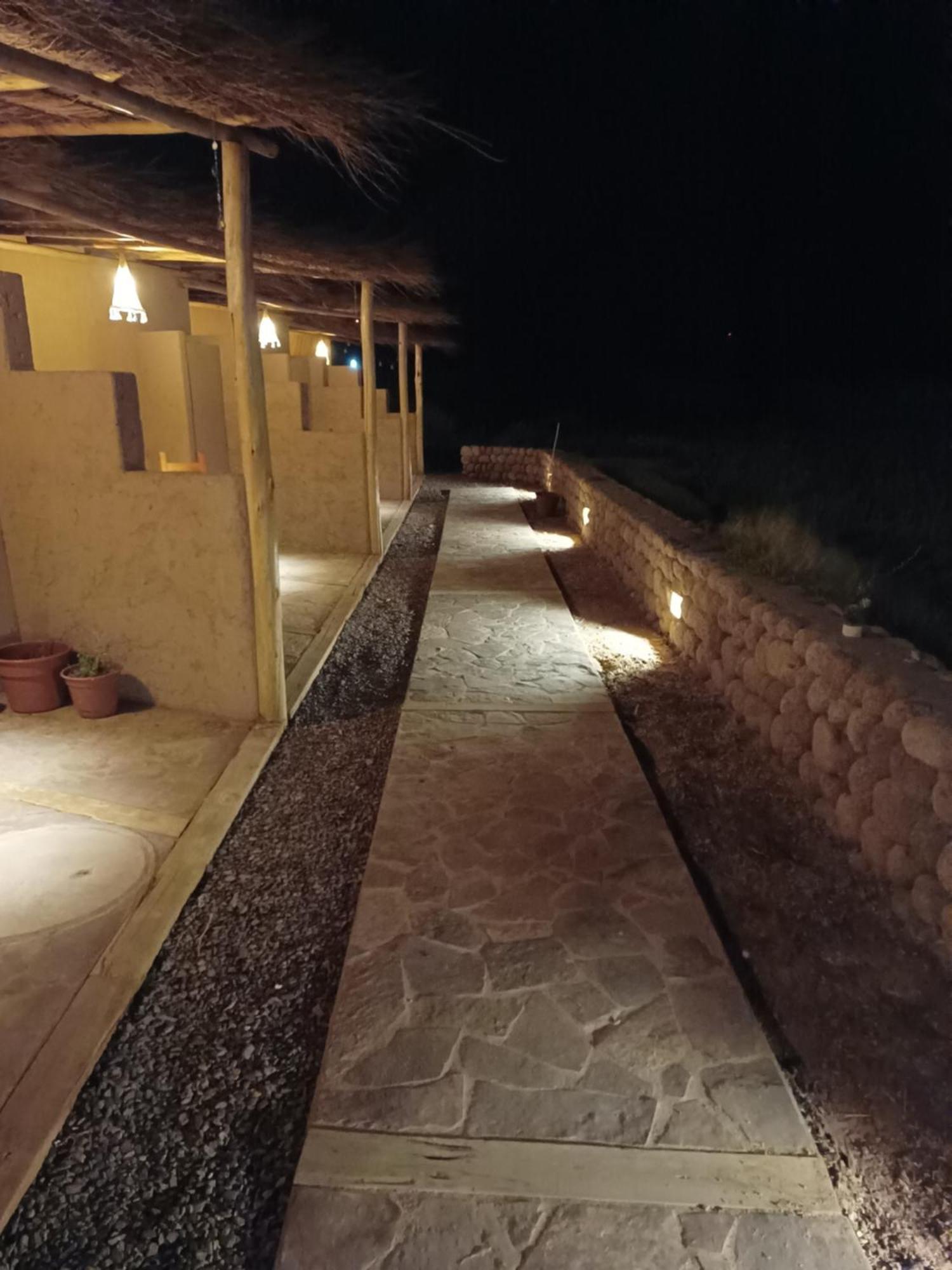 Tiunur Lodge Solor Exterior photo