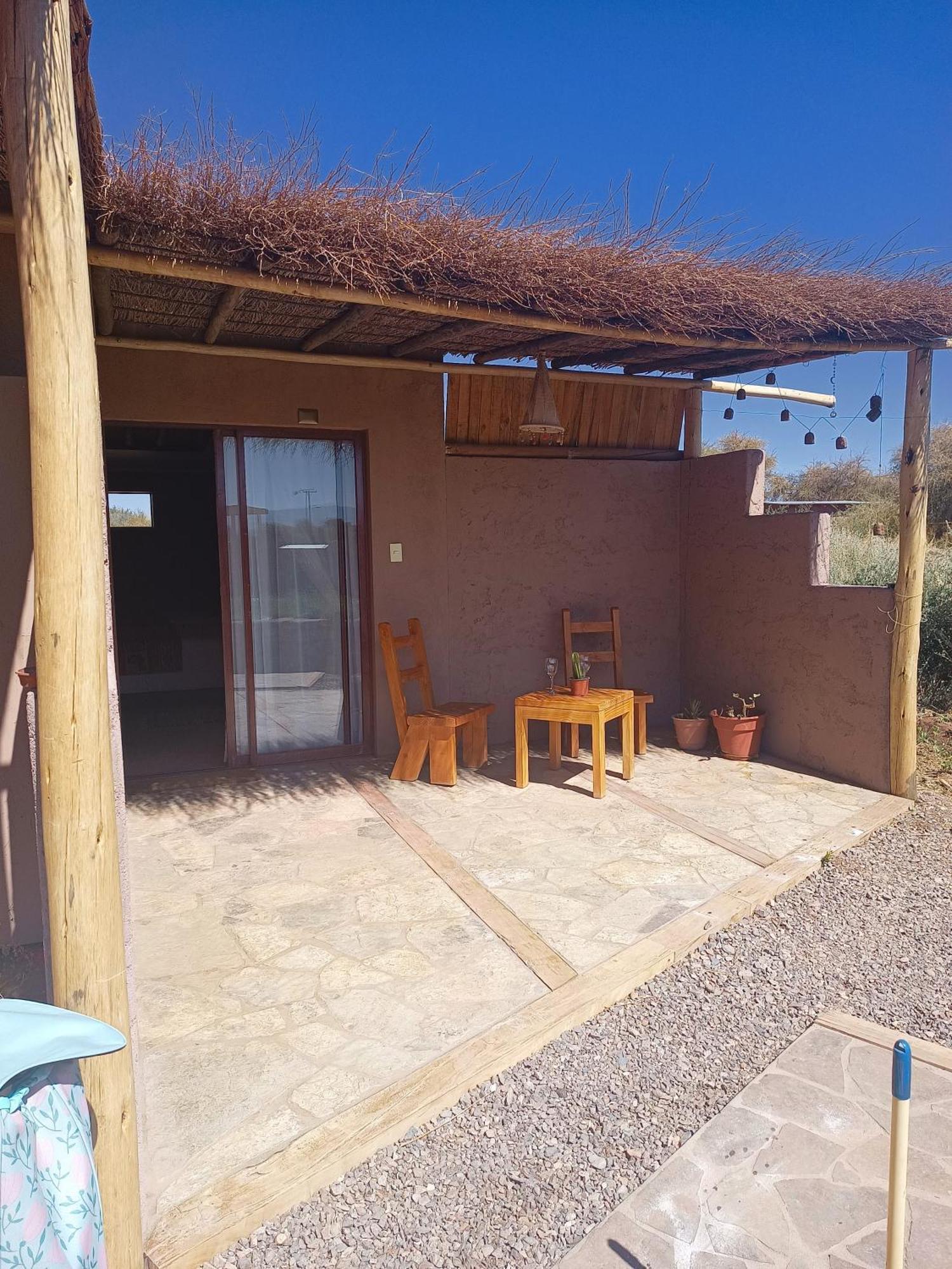 Tiunur Lodge Solor Exterior photo