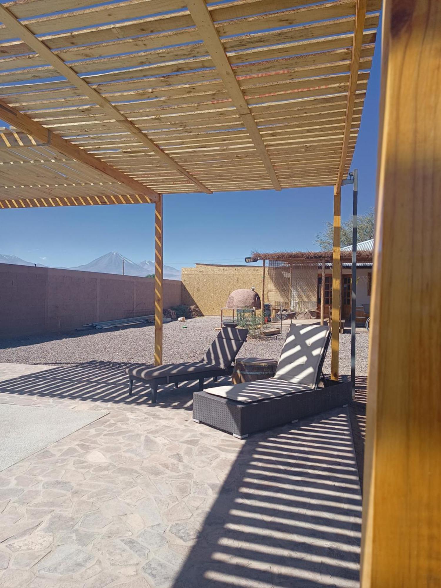Tiunur Lodge Solor Exterior photo