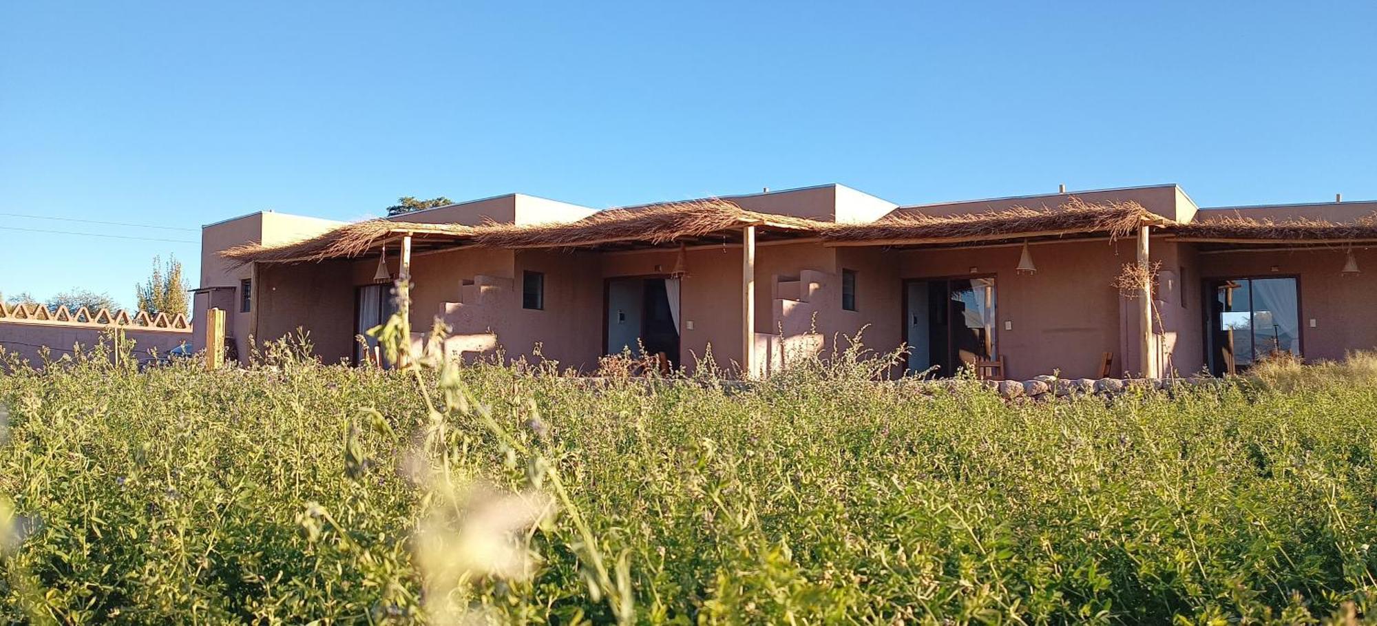 Tiunur Lodge Solor Exterior photo